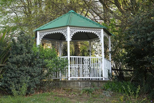 Kompletní průvodce: Jak vybrat zahradní altán pro každou zahradu